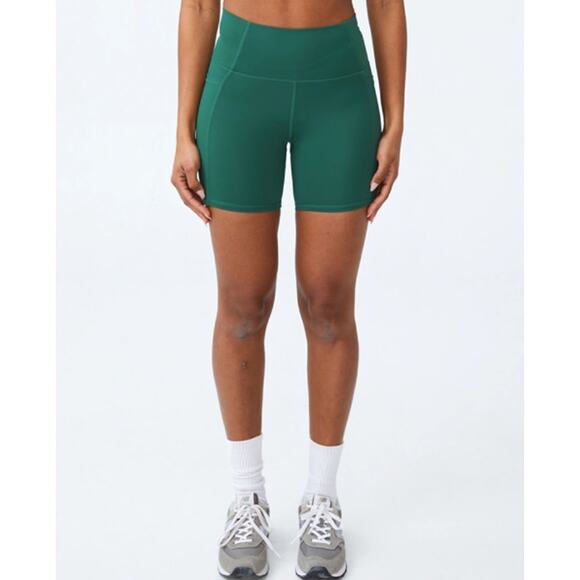 COTTON ON BODY Women's Ultimate Booty Pocket 2.0 Shorts Small Verdant Green NWT - Picture 1 of 11